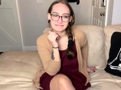 Divinebabe – Ur Friends Awkward Mom