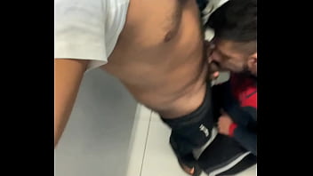 Sexo dentro do banheiro - parte 01
