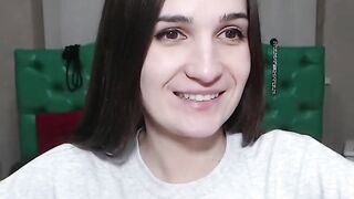 Cute amateur babe solo masturbates on webcam