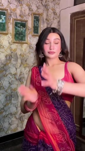 Curvy black pro dances in a saree for some homemade fun