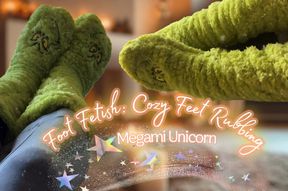 Foot Fetish: Cozy Feet Rubbing