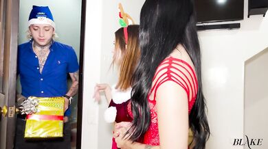 SUCKING A HUGE COCK AT CHRISTMAS WITH MY BEST FRIEND - BLAKEPRODUCTIONS