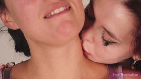 Passionate Neck Kissing - 4K MP4