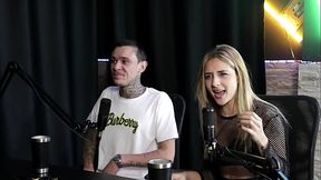 Ela n&atilde_o conseguiu chupar o pau dele, falou sobre seu come&ccedil_o e o cliente enrolou no sexo oral em lugar errado - Yasmin Pariz &amp_ Ktal Vagabundo do Bom (SHEER/RED)