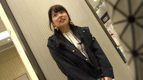 この可愛すぎる日本の新人女優がプロデューサーにクンニされる映像です