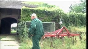 Sexy slut of the city screwed by a dirty farmer