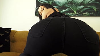FARTING QUEEN!