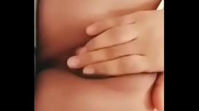 chica de 18 tocandose