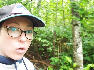 No Makeup Sneaky Piddle On The Trail