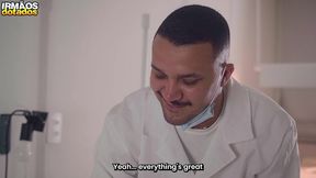 rebolando no medico