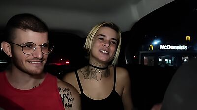 couple has sex in an uber, and the driver films everything and puts it on the internet