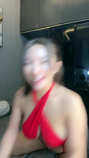 Key moment from &quot;Model live melonte online&quot;