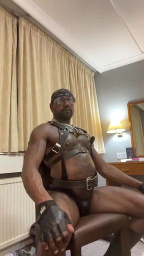 Black Freaky Bodybuilder in Sexy Oiled Flex Session