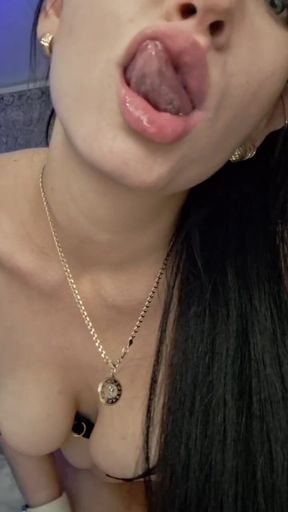 Lips, drool, tongues