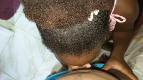 ebony hoer slikt de grootste lul in diepgrondoog POV