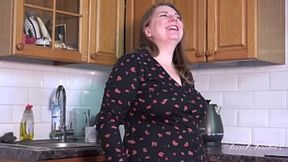 Busty 50yo BBW Rachel explores intimacy in the kitchen