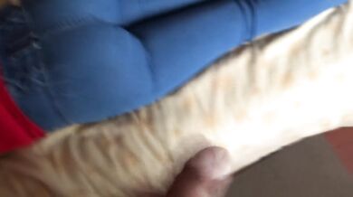 MY HAIRY WIFE'S BIG ASS, 58 YEARS OLD, EXHIBITS IT IN JEAN, CARESSED HIM, I JERK OFF