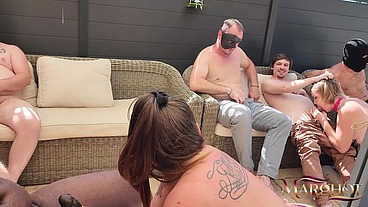 Gangbang Fou avec Anal et Sperme : Caméraman sur Maureen, Sa Chatte et Son Cul remplis, Moi en Arrière-Plan