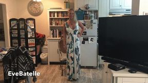 Goddess MILF Sole Tapping Dangle Foot Worship