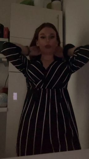 Video Kleid Twerken und Brüste zeigen🍑🍒🥵