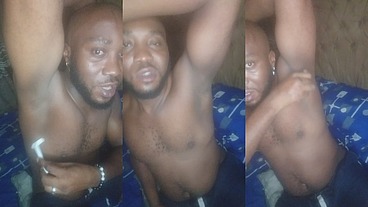 Armpit fetish lover and big muscle chest twerking