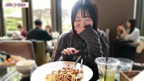 Former Idol-level Beauty Radiates Mature Allure, Temptation Stops Just Before the Final Line