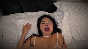 I Give a Very Good Welcome to My Sexy Ass Neighbor to the Building, I Invite Her to My House to Fuck Her