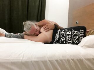 MY HUSBAND&#039;S FRIEND WOKE ME UP IN THE MORNING AND I CUM TWICE WITH HIS TONGUE AND HIS WEENIE