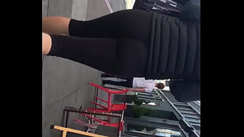 booty leggings lady 5