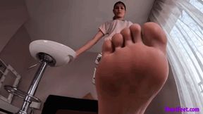 Melanie's Giantess Feet 4K