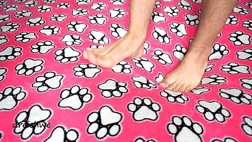 Big feet in bed