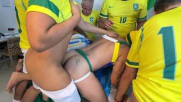 YURI GAÚCHO - SURUCOPA - GANGBANG NO RITMO DA COPA - JOGADORES DOTADOS ENTRANDO COM BOLA E TUDO!