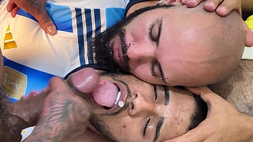 YURI GAÚCHO - SURUCOPA - GANGBANG NO RITMO DA COPA - JOGADORES DOTADOS ENTRANDO COM BOLA E TUDO!