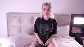 My step-sister was dumped by her boyfriend during ovulation, and as her step-brother, I helped her out with sex