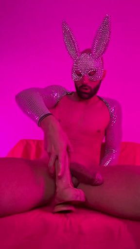 Crazy Slut Play with Super Big Dildo!