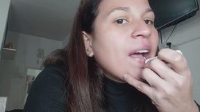 Remove lip makeup