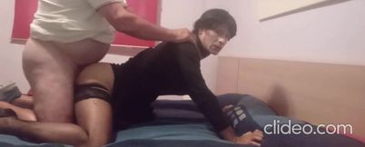 Sara casada prostituyendose follada por un cliente abriendose de piernas y preñada