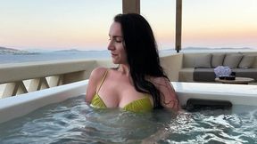 Cheating Wife Gives Best Blowjob in Stunning Tub