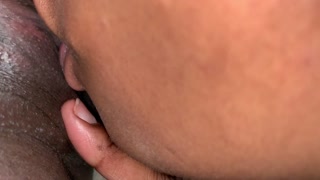 SUCKING ON MY GIRLFRIEND PUSSY! LICKING HER WET CLIT UNTIL SHE CUM!