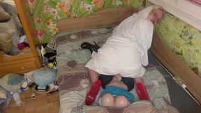 queen in white hood tease, suck and oil handjob the tranny till cum