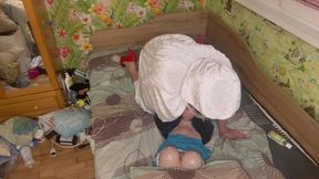queen in white hood tease, suck and oil handjob the tranny till cum