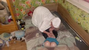 queen in white hood tease, suck and oil handjob the tranny till cum
