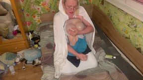queen in white hood tease, suck and oil handjob the tranny till cum
