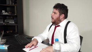 Urși tineri și grași gay fac schimb de sex oral și fute anale profunde cu țigani păroși de la birou