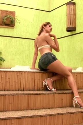 Trans beauty slams her bf&#039;s butt hole