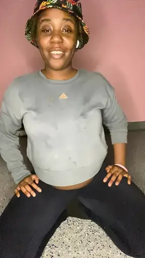 Alliyah Alexia’s Pussy Farts