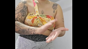 Gosto de soca o shorts na buceta pra deixa ela bem rachada