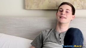 Cute twink deepthroats his friend and takes it bareback fuck
