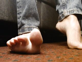 Toe Fetish Curled Widen Wiggling Closeup Toe Fist SFW