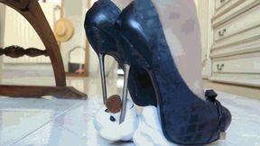 Under my sharp heels AVI (1920x1080) FHD